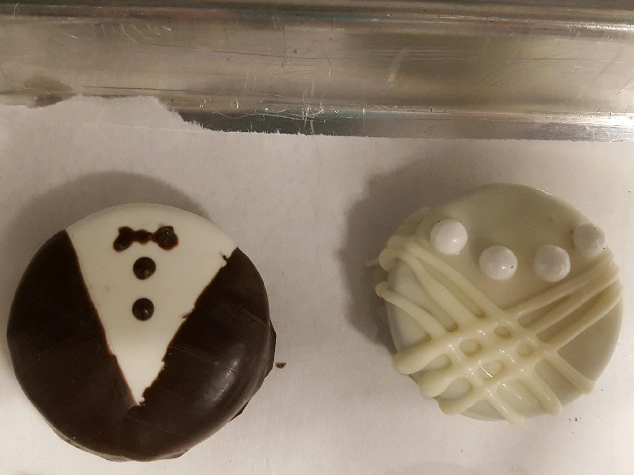 Bride and Groom Oreo Cookie Mold  Oreo cookies, Chocolate covered,  Chocolate covered oreos